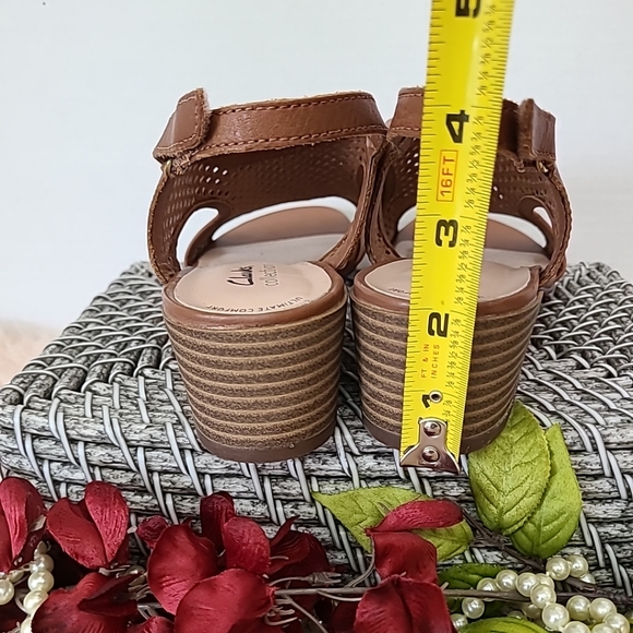 COPY - Clarks Collection Ultimate Comfort Women's Tan Leather Sandals Sz 8M Cui… - Picture 3 of 6